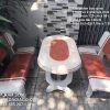Bàn ghế đá Oval trắng đỏ