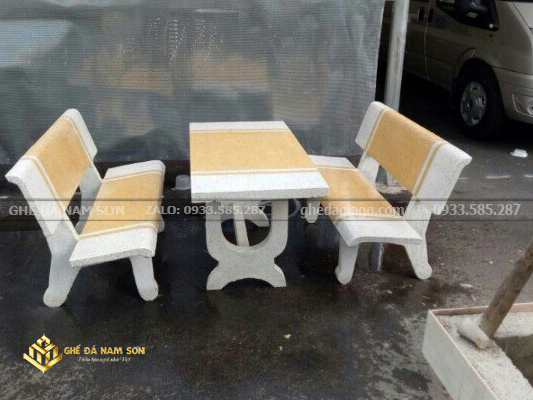 nhà phân phối bàn ghế đá trắng vàng