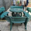 Bàn ghế đá ngoài trời màu xanh