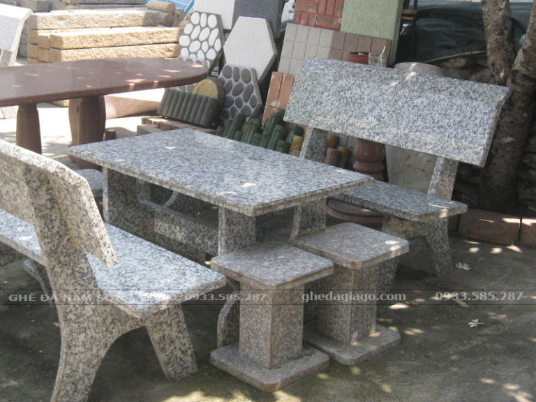 Bàn ghế đá granito